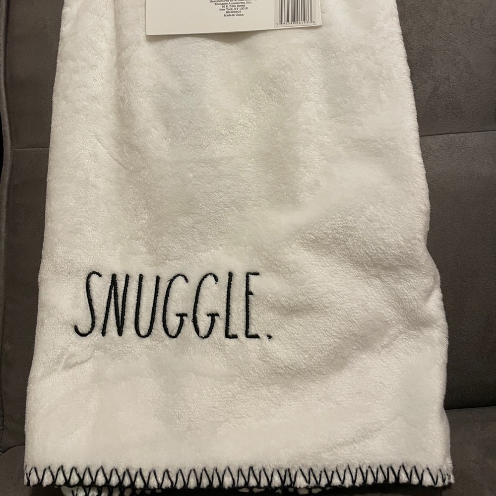 Rae Dunn Baby 🍼 blanket